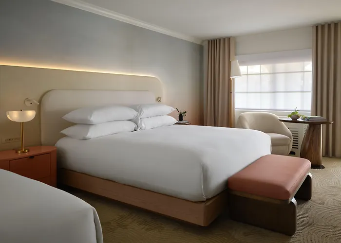 Scottsdale Plaza Resort 4*