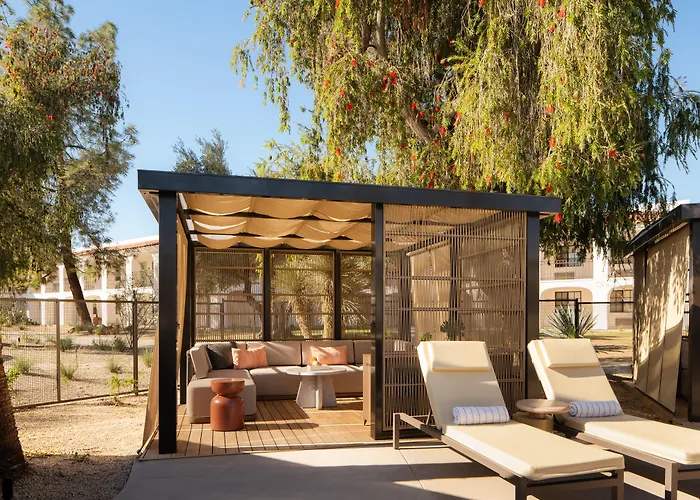 Scottsdale Plaza Resort Resort 4*